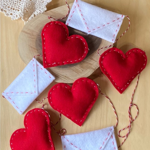 Valentine Day Felt Garland Decor Red Hearts and White Envelopes Handmade - Picture 4 of 4